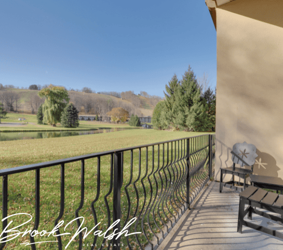 mountain-grand-lodge-balcony
