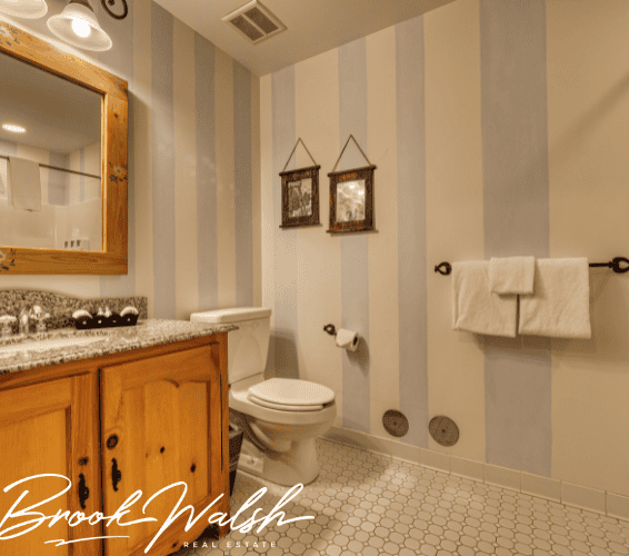 mountain-grand-lodge-bathroom-2