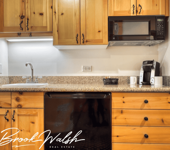 mountain-grand-lodge-kitchenette