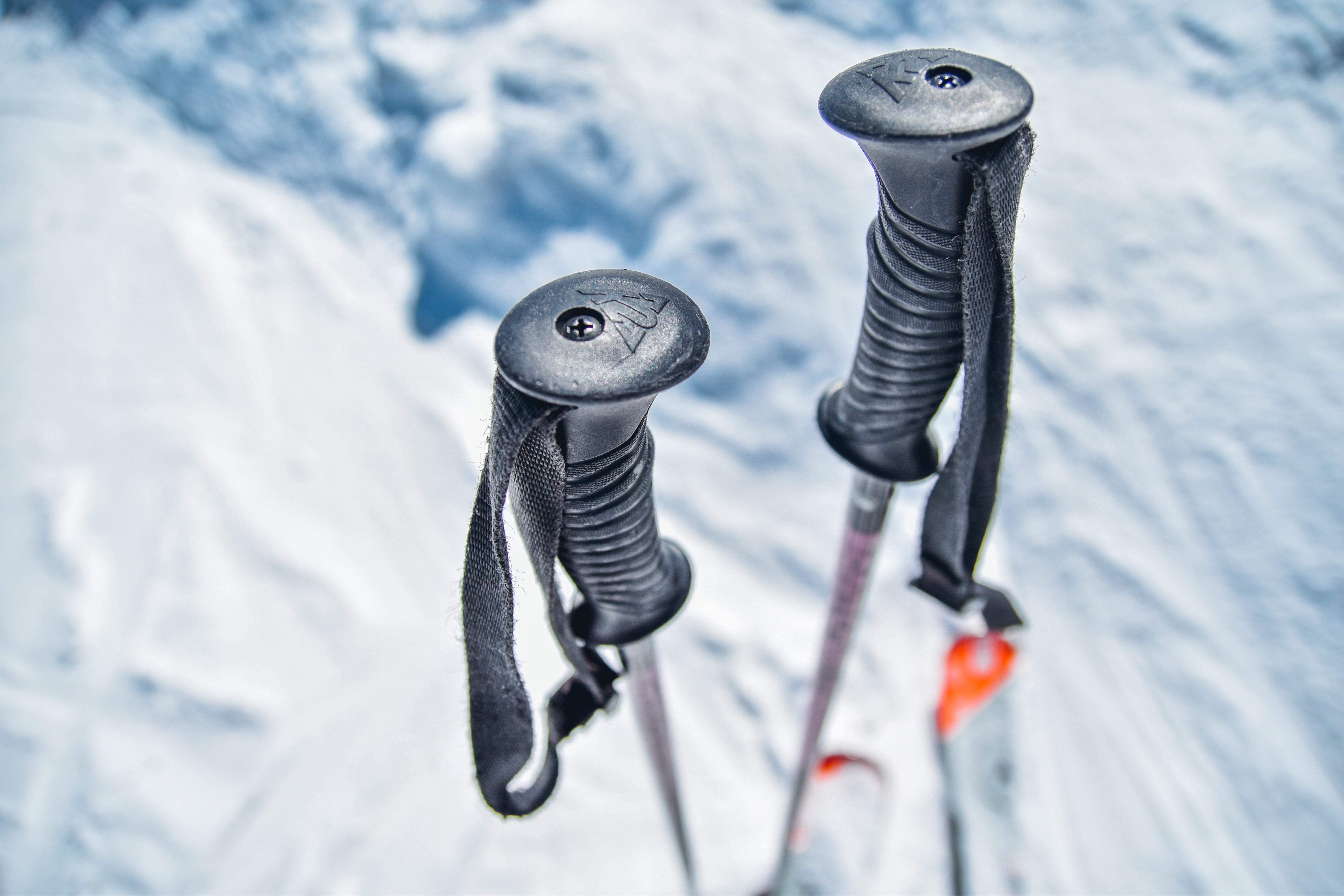 How to Choose Downhill Ski Poles