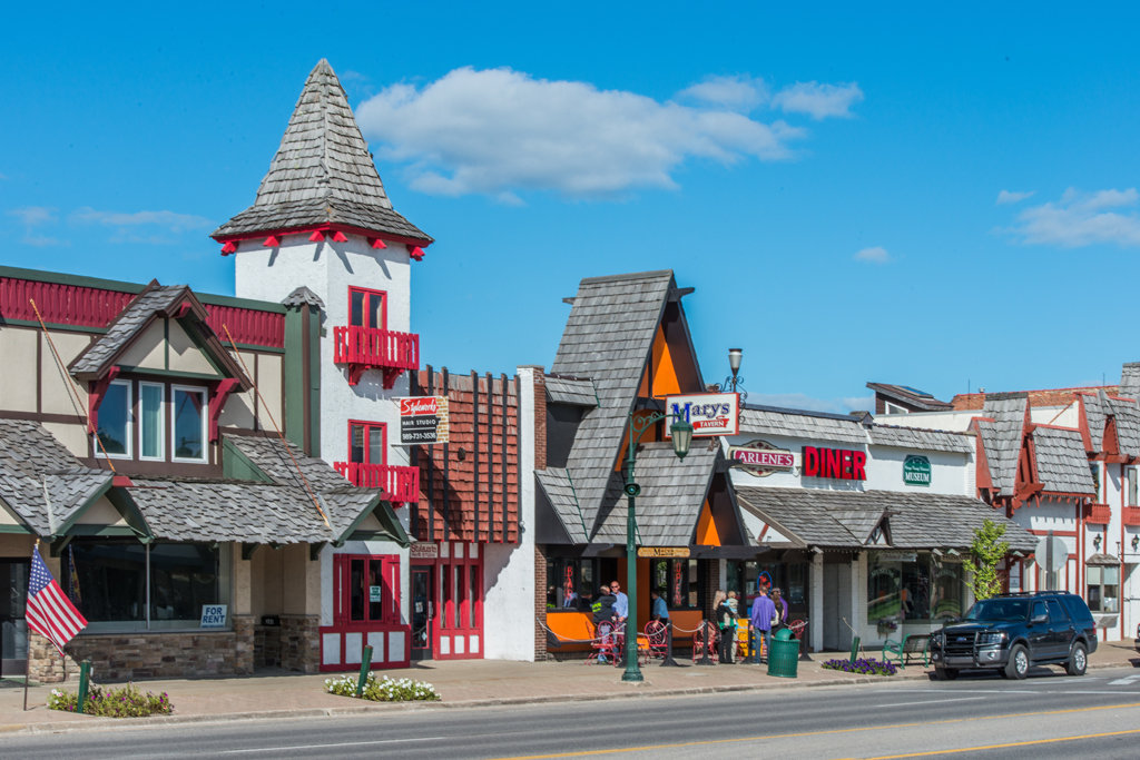 Local Conveniences & Gaylord Amenities