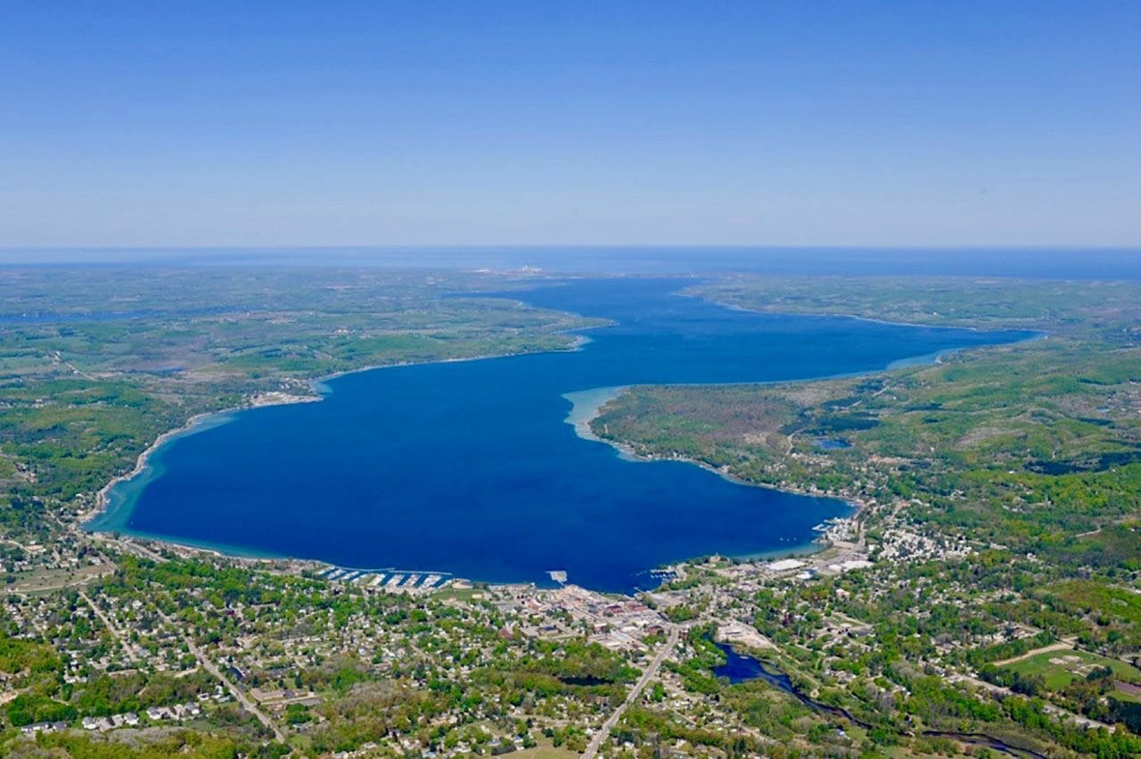 how big is Lake Charlevoix