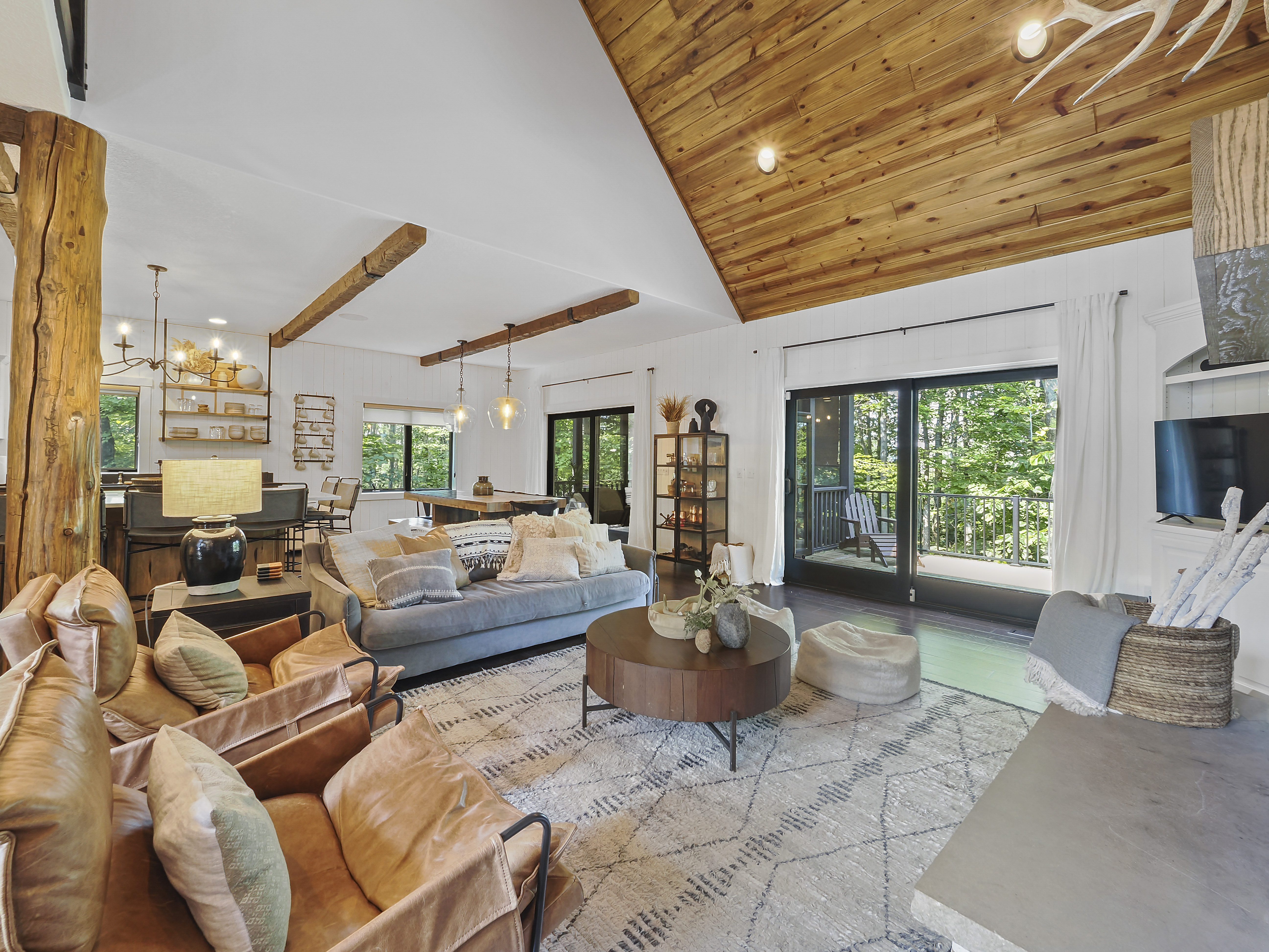 alpine-house-entertaining