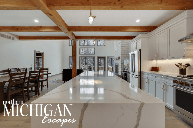 boyne-mountain-home-for-sale-chalet-des-beagle-living-area