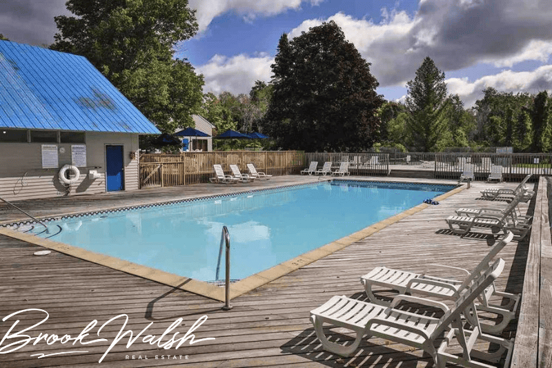 Exterior Amenities at Harbor Cove Condominiums