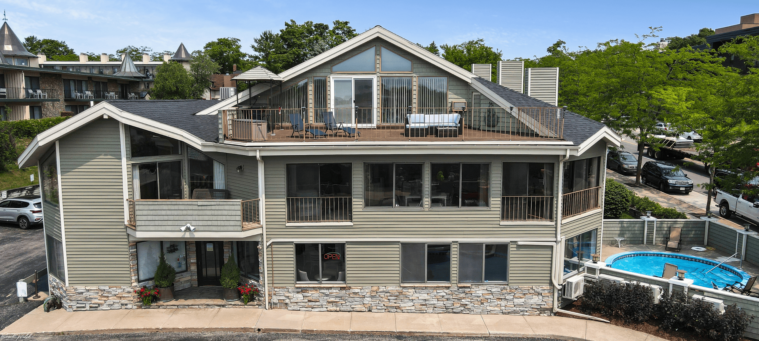 Exterior view of Pointes North Inn Condominiums in downtown Charlevoix, MI